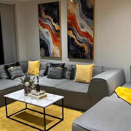 Penthouse 2 Bed * לידס