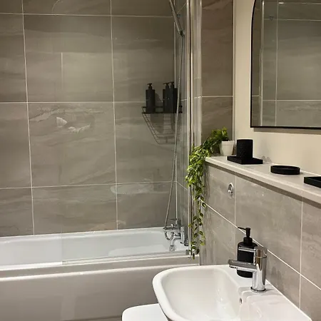 Penthouse 2 Bed * Leeds (West Yorkshire)