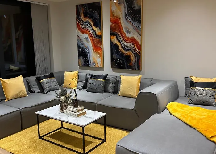 Penthouse 2 Bed * לידס